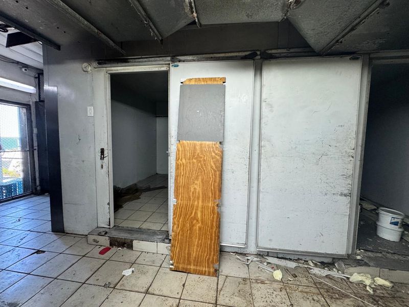 Premium Restaurant Vacancy In Vibrant Granada Square - Photo 10