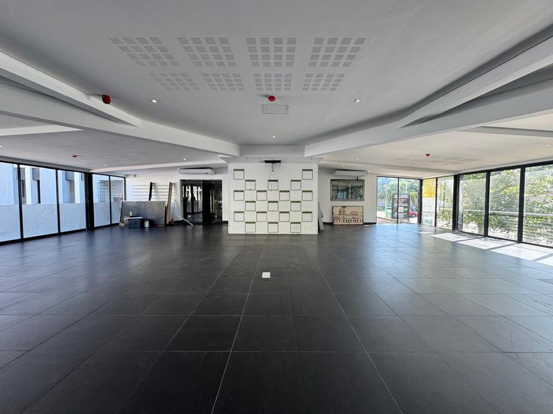 Premium Restaurant Vacancy In Vibrant Granada Square - Photo 2