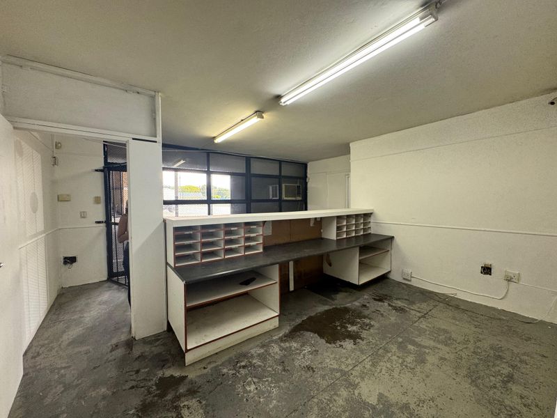 Warehouse Available To Let In The Sought- After Location - Photo 4