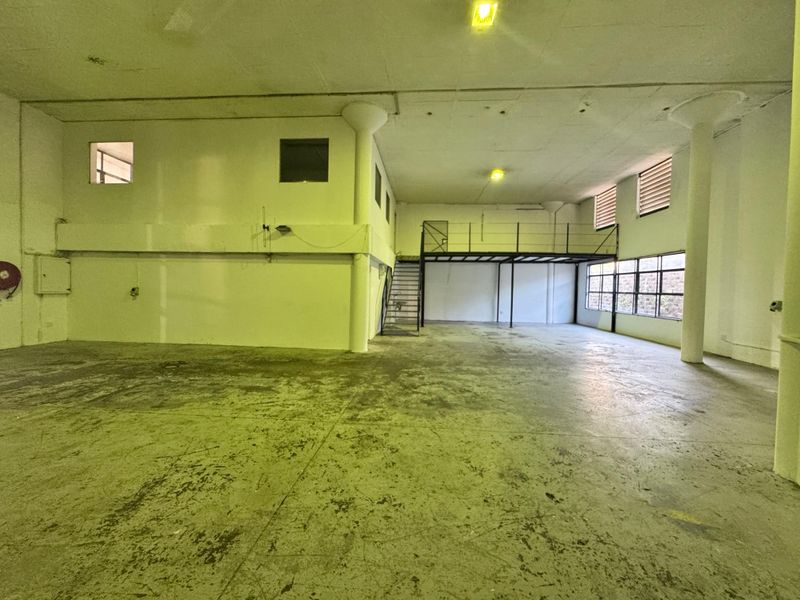 Warehouse Available To Let In The Sought- After Location - Photo 9