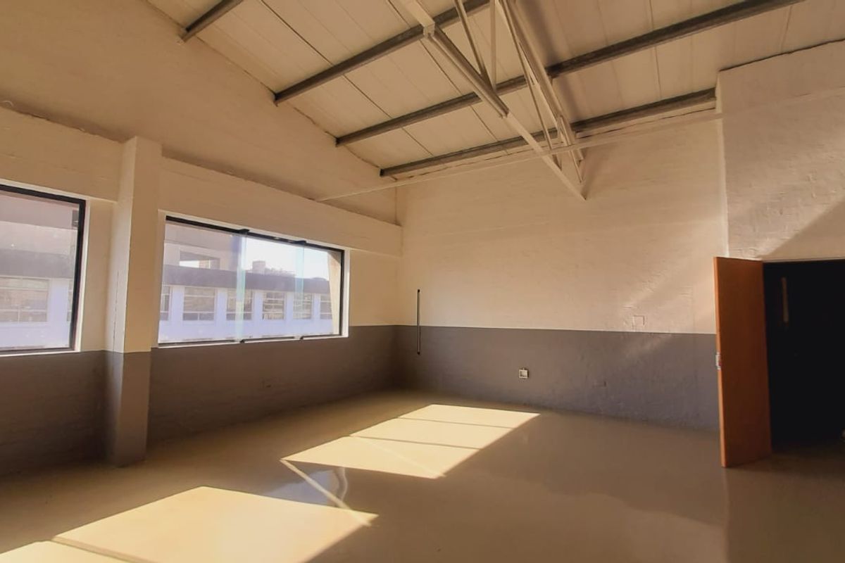 CALL CENTRE /OFFICE /WAREHOUSE - Photo 3