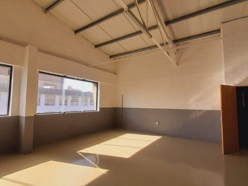 CALL CENTRE /OFFICE /WAREHOUSE - Photo 3