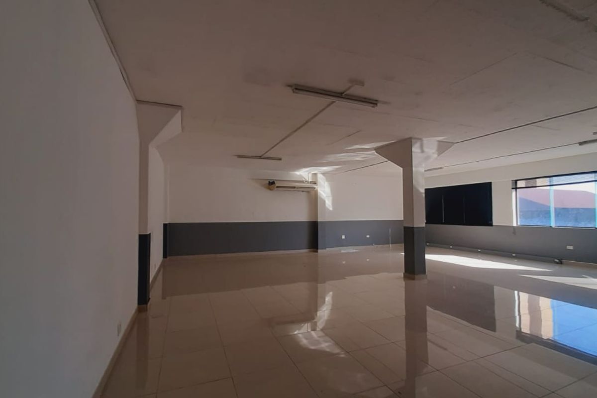 CALL CENTRE /OFFICE /WAREHOUSE - Photo 5