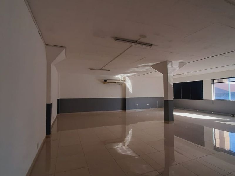 CALL CENTRE /OFFICE /WAREHOUSE - Photo 5