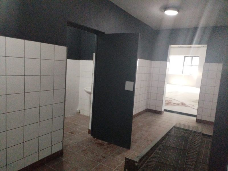 Restaurant /Office Space To Let - Photo 3