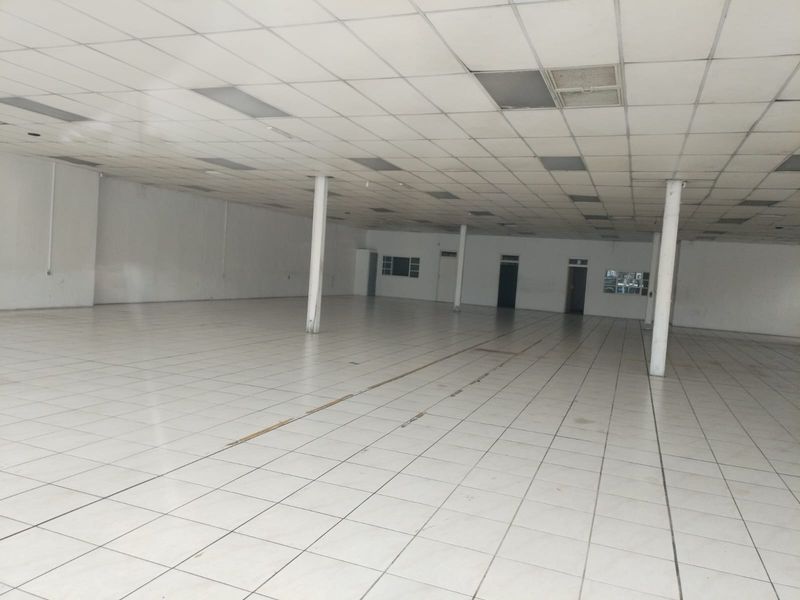 Spacious Showroom /Retail Space to Let in Durban Central - Photo 3