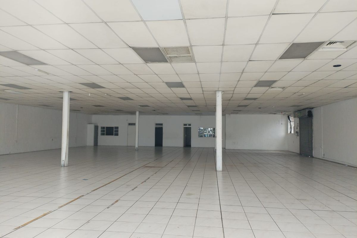 Spacious Showroom /Retail Space to Let in Durban Central - Photo 2