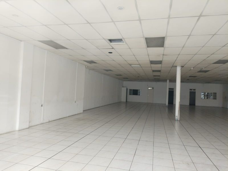 Spacious Showroom /Retail Space to Let in Durban Central - Photo 5