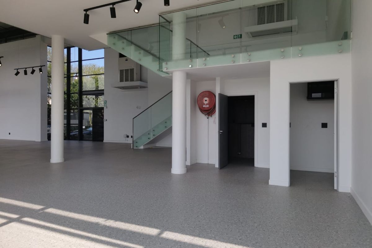 Upmarket Showroom in Umhlanga - Photo 5