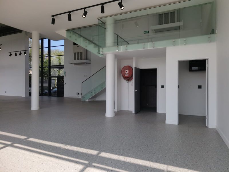 Upmarket Showroom in Umhlanga - Photo 5