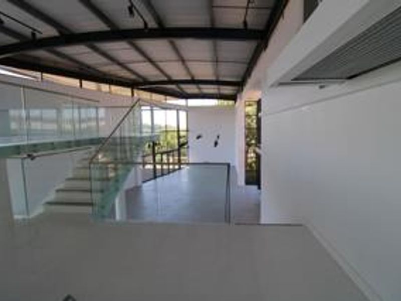 Upmarket Showroom in Umhlanga - Photo 9