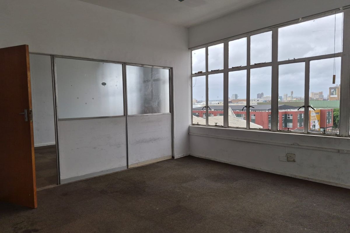 OFFICES TO LET IN STAMFORD HILL, DURBAN - Photo 2
