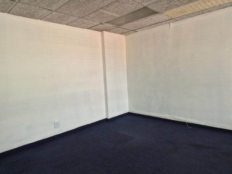 OFFICES TO LET IN STAMFORD HILL, DURBAN - Photo 9