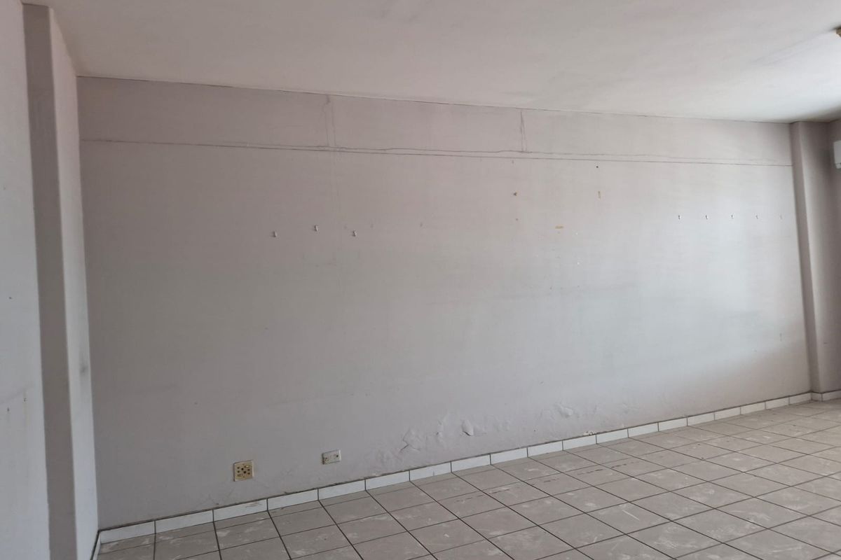 200m2  FLOOR SPACE TO LET IN STAMFORD HILL, DURBAN - Photo 3