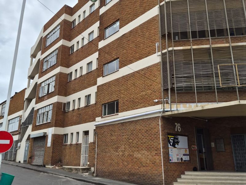 200m2  FLOOR SPACE TO LET IN STAMFORD HILL, DURBAN - Photo 5