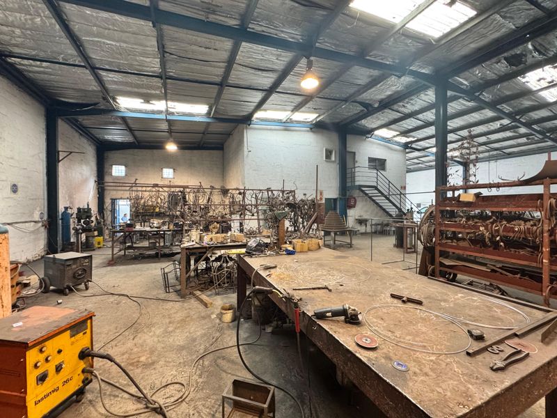 Big Space, Big Opportunity – 800sqm Warehouse Now Available! - Photo 5