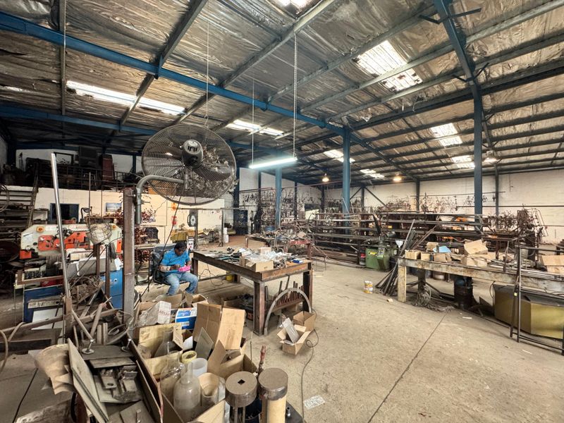 Big Space, Big Opportunity – 800sqm Warehouse Now Available! - Photo 4