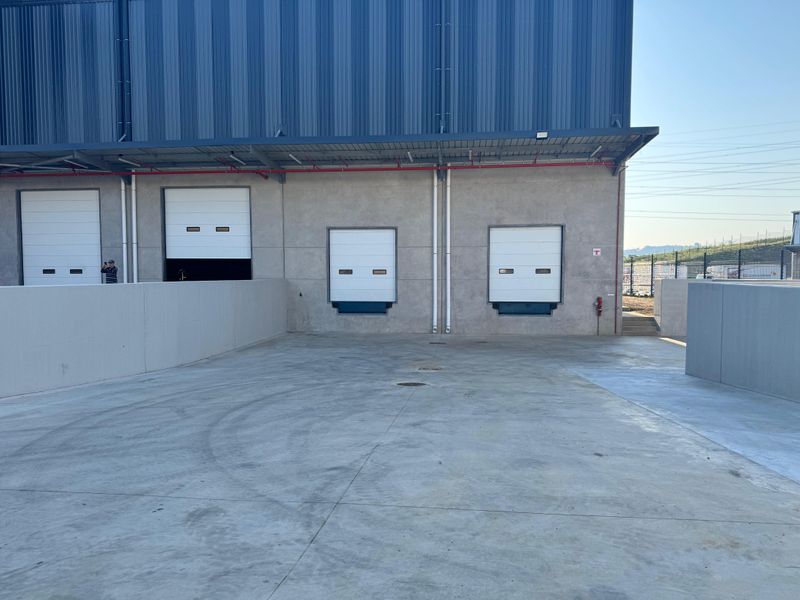 New Development Warehouse To Let In Red Hill - Photo 4