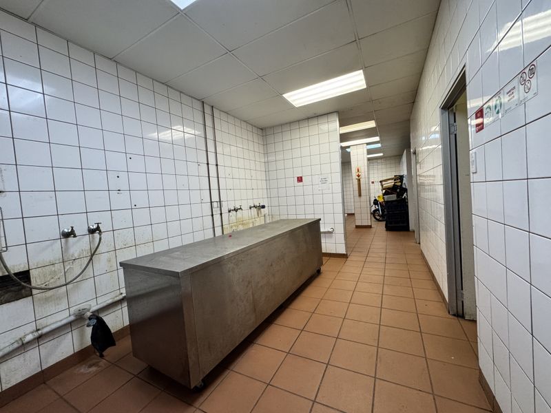 Retail Unit Available To Let in Pinetown - Photo 7