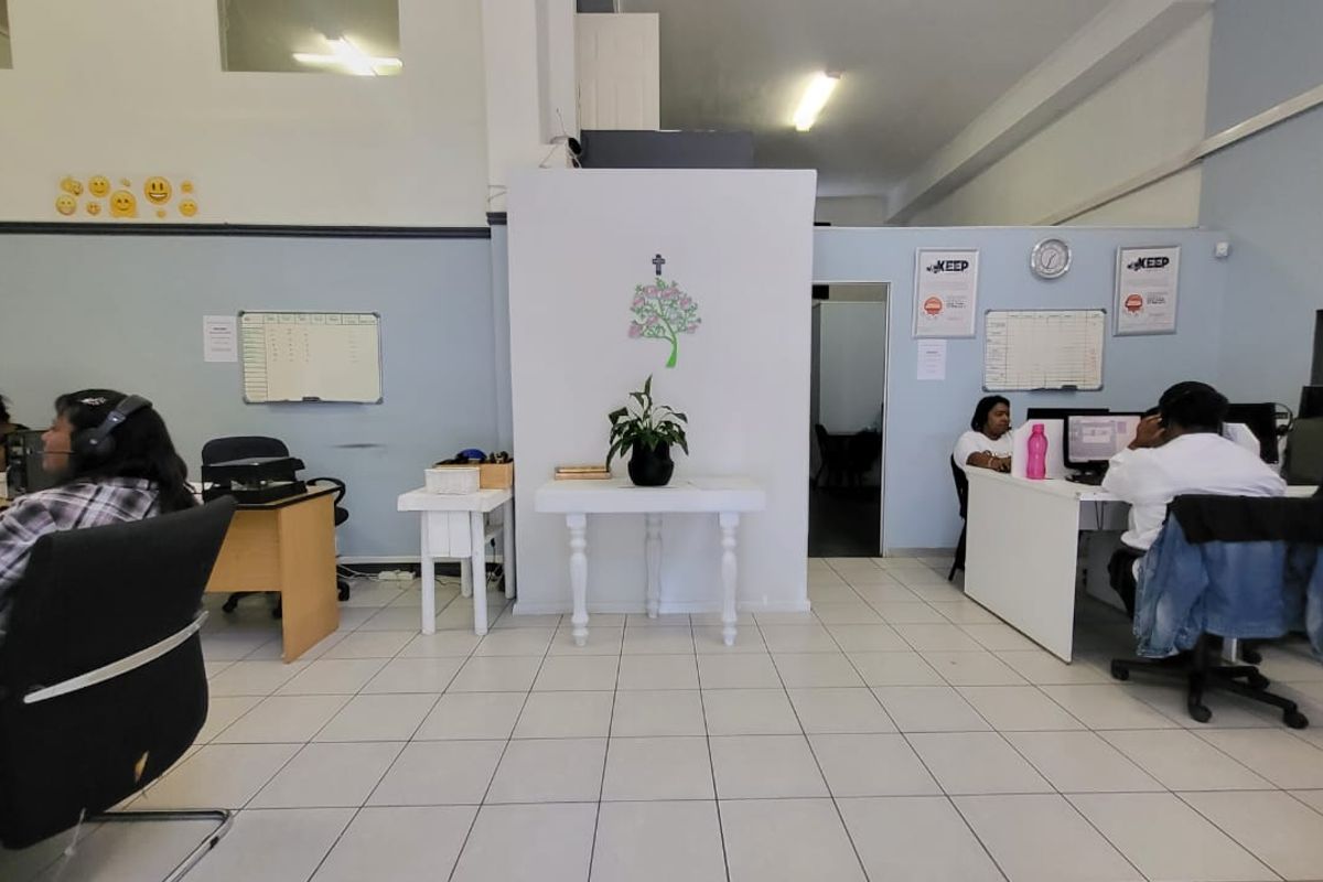 Prime 115 sqm Commercial Space – Ideal for Your Business! - Photo 2