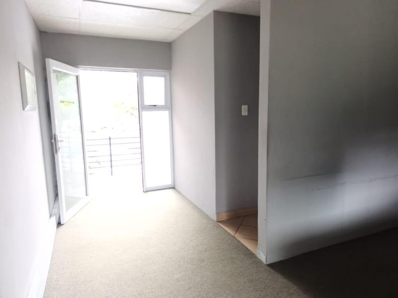 Investment Opportunity - Office Unit for Sale in Umhlanga, New Town Centre. - Photo 5