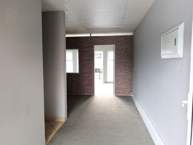 Investment Opportunity - Office Unit for Sale in Umhlanga, New Town Centre. - Photo 10