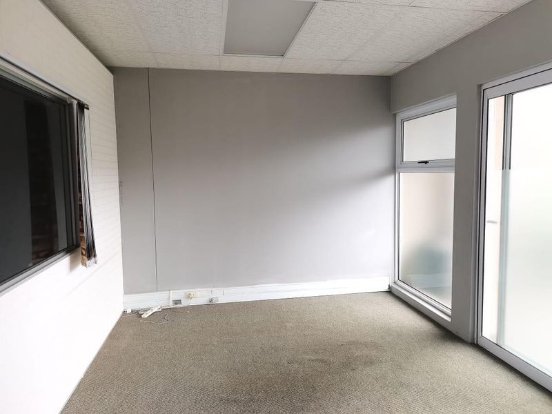 Investment Opportunity - Office Unit for Sale in Umhlanga, New Town Centre. - Photo 9