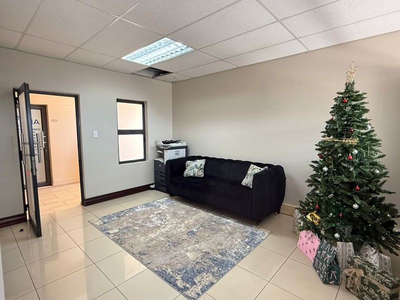 Prime Umhlanga Office Investment – Tenanted, Central & Priced to Sell - Photo 3