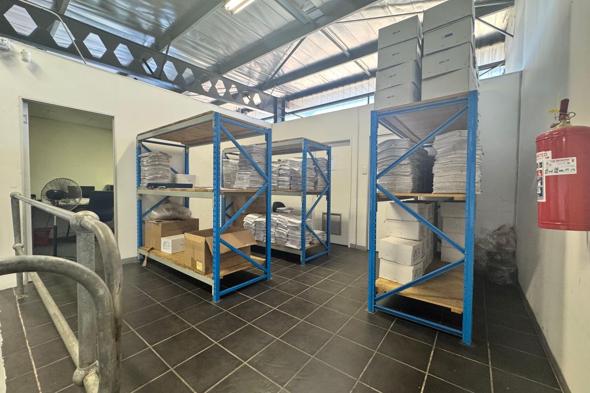 Prime Warehouse Space To Let In  Mount Edgecombe. - Photo 5
