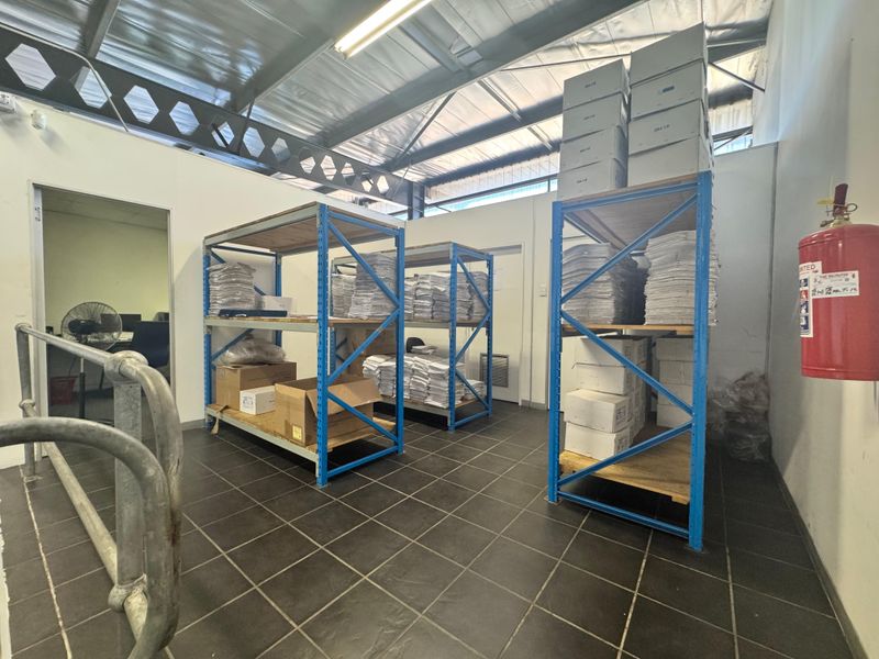 Prime Warehouse Space To Let In  Mount Edgecombe. - Photo 5