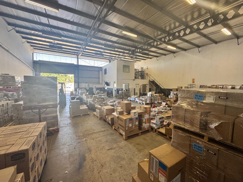 Prime Warehouse Space To Let In  Mount Edgecombe. - Photo 10