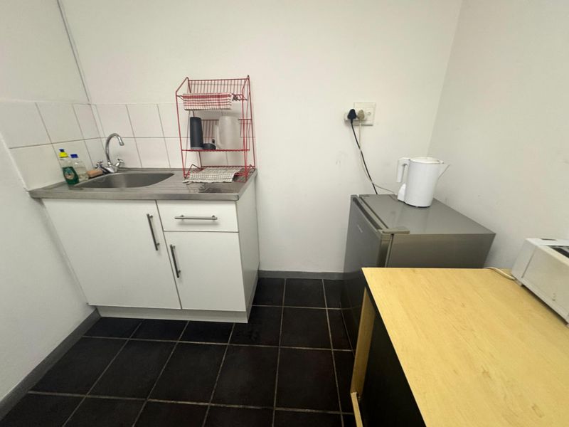 Prime Warehouse Space To Let In  Mount Edgecombe. - Photo 9