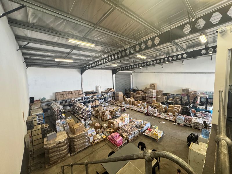 Prime Warehouse Space To Let In  Mount Edgecombe. - Photo 6