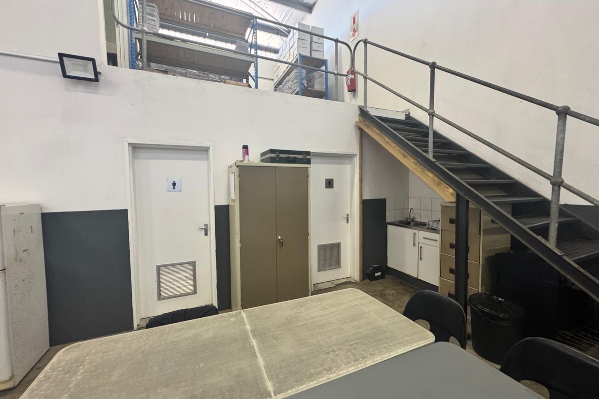 Prime Warehouse Space To Let In  Mount Edgecombe. - Photo 4