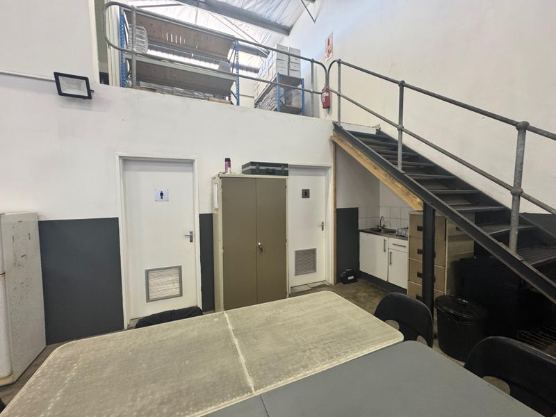 Prime Warehouse Space To Let In  Mount Edgecombe. - Photo 4