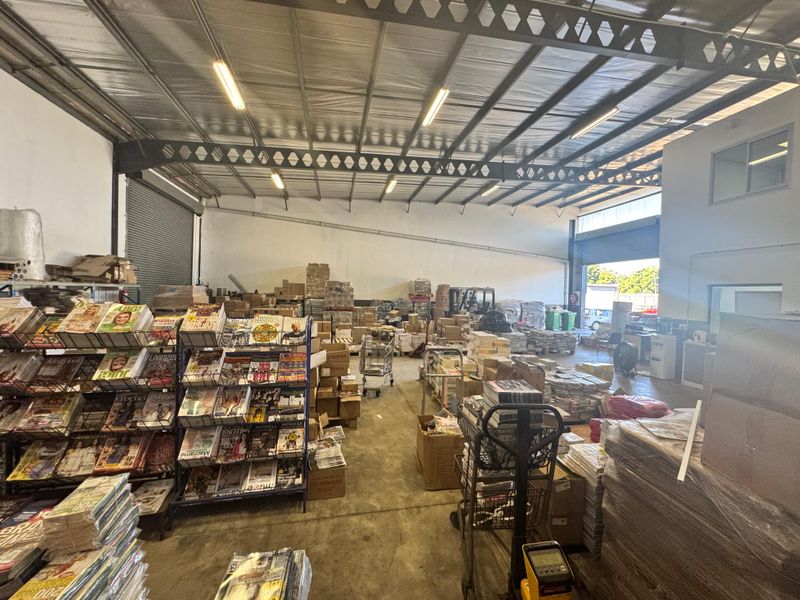 Prime Warehouse Space To Let In  Mount Edgecombe. - Photo 2