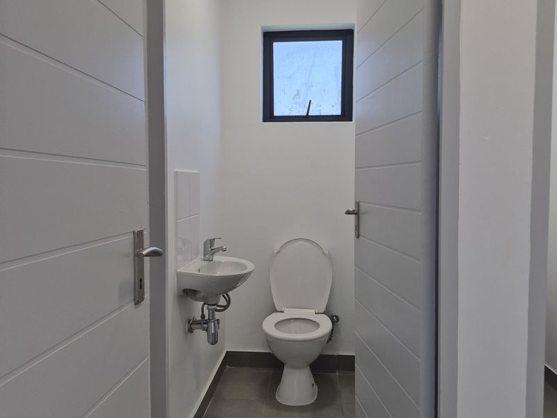 INNOVATION  PARK - BASEMENT TO LET - Photo 7