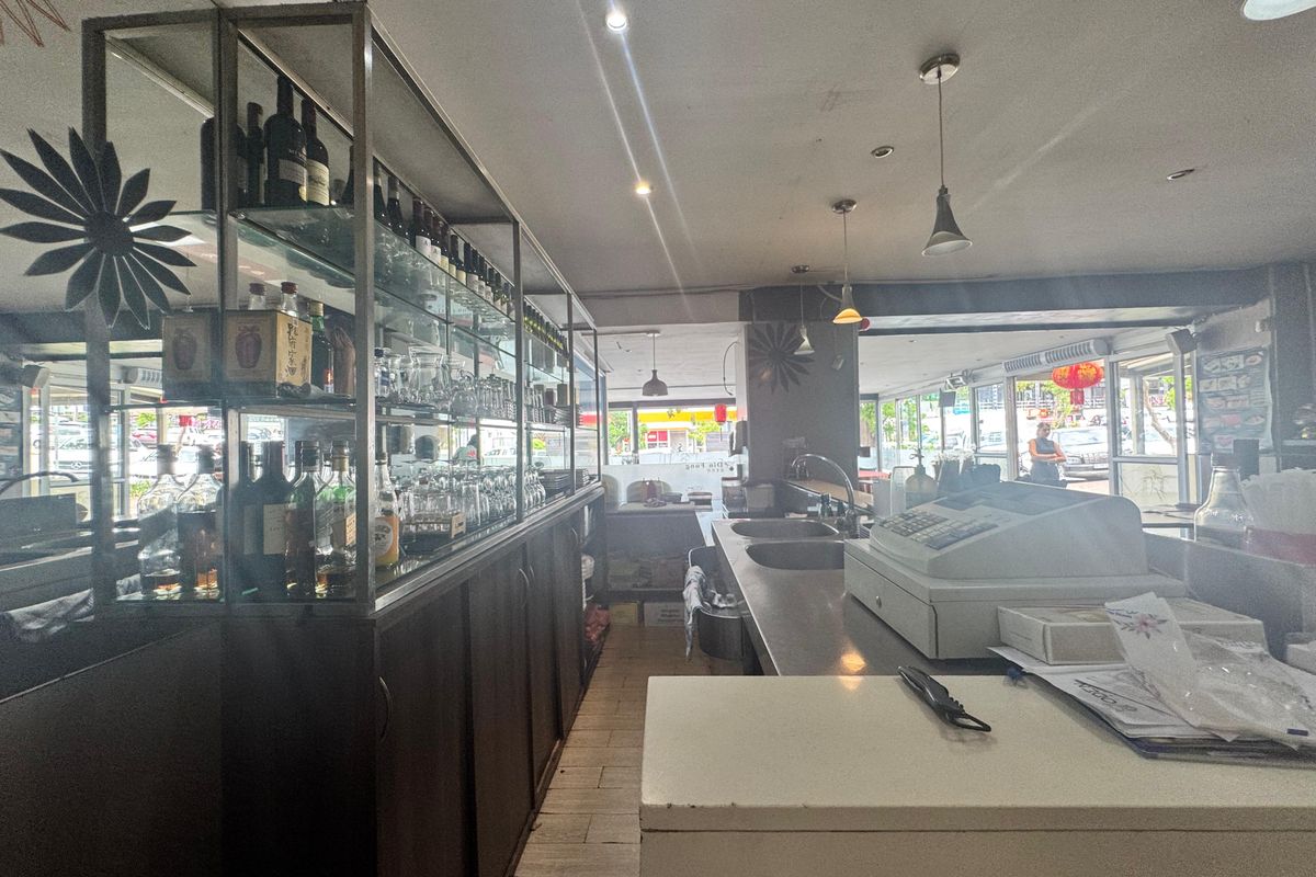 Prime Retail Shop For Let In Broadway. - Photo 5