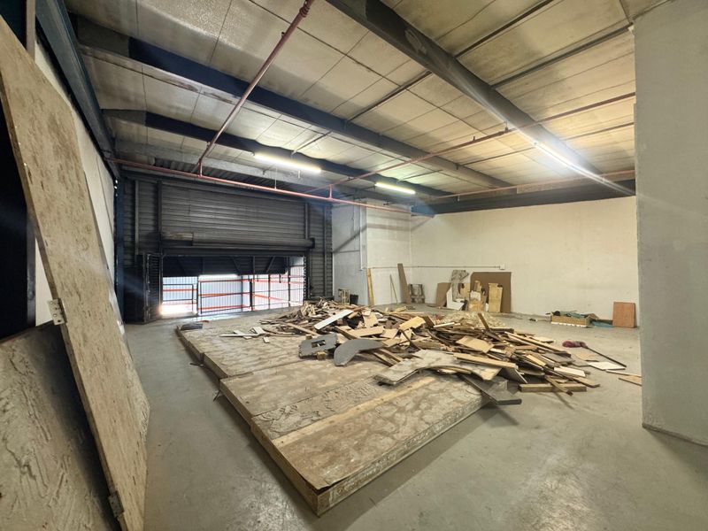 Warehouse To Let In Springfield Park. - Photo 10