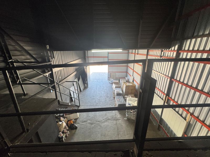 Warehouse To Let In Springfield Park. - Photo 7