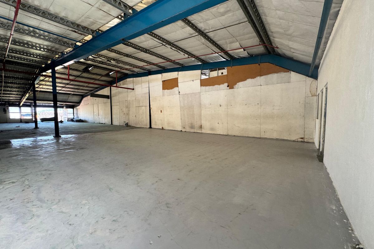 Warehouse To Let In Springfield Park. - Photo 2