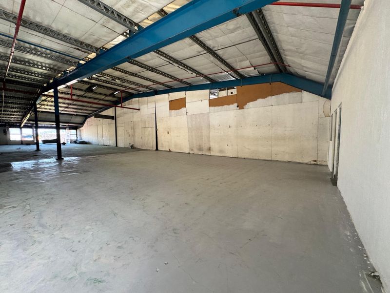 Warehouse To Let In Springfield Park. - Photo 2