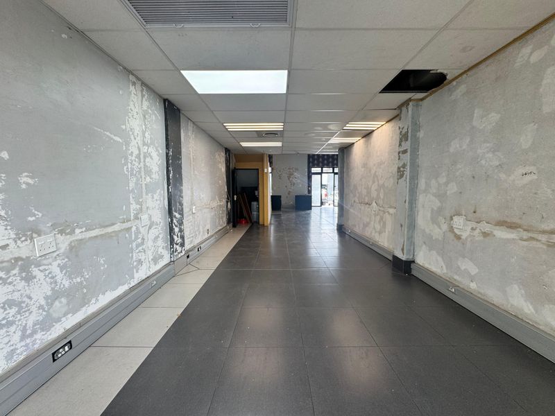 Showroom/ Retail To Let In Umhlanga. - Photo 10