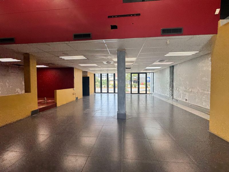 Showroom/ Retail To Let In Umhlanga. - Photo 8