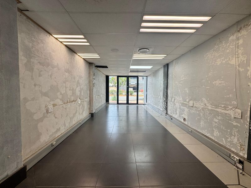 Showroom/ Retail To Let In Umhlanga. - Photo 6