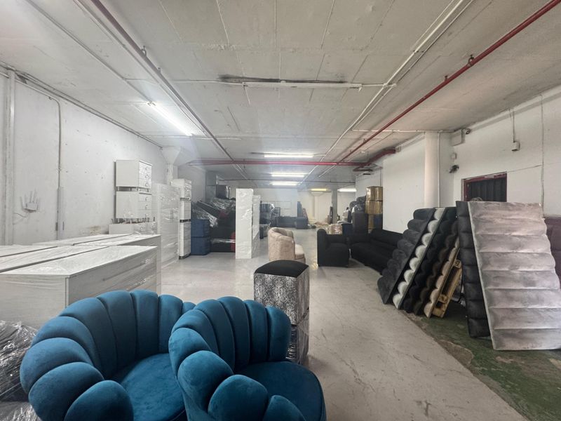 Warehouse To Let In Springfield Park. - Photo 3