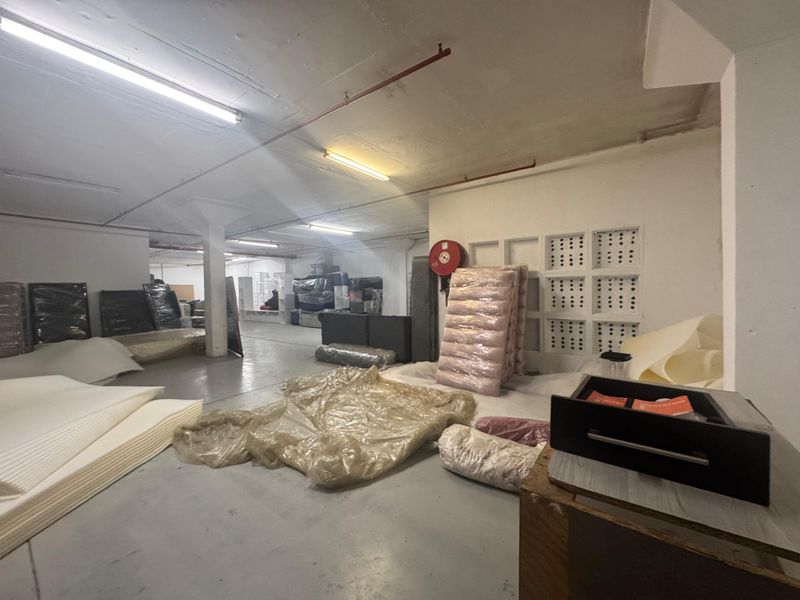 Warehouse To Let In Springfield Park. - Photo 8