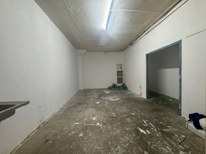 Warehouse To Let In Springfield Park. - Photo 4