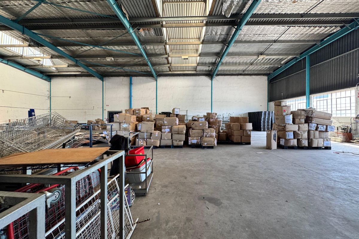 Spacious Warehouse To Let In Springfield Park. - Photo 4