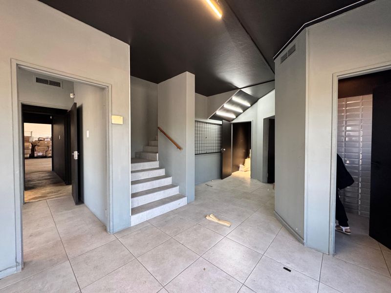 Spacious Warehouse To Let In Springfield Park. - Photo 10